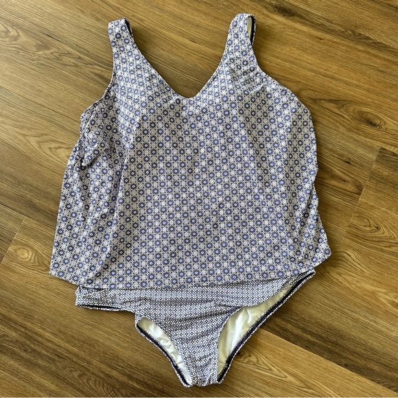 Lands End Womens Fauxkini One Piece Swimsuit Blue Built In Bra V-Neck 2X 20W-22W - Picture 1 of 9